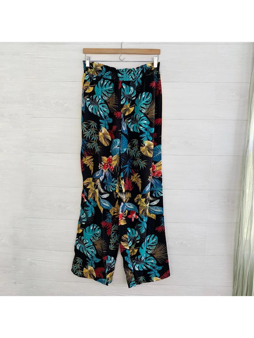 NWT New Look - Black tropical pull on pants smocked waist, L
